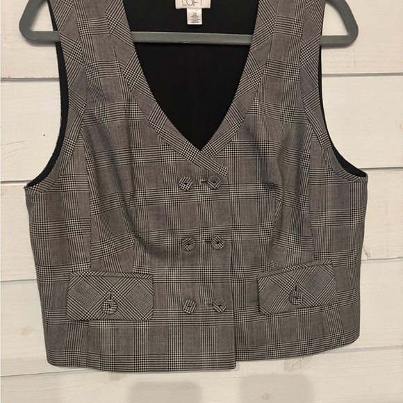 LOFT Gray and Black Plaid Women's Vest in size medium - Picture 3 of 14